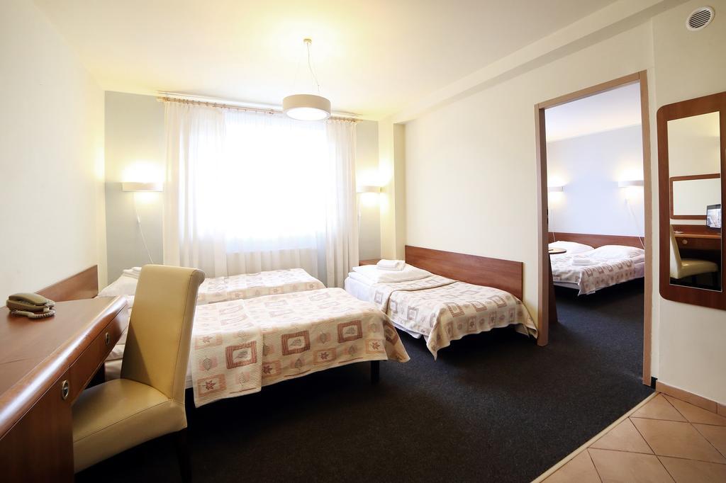 Hotel I Restauracja Abis Bystrzyca Kłodzka Buitenkant foto