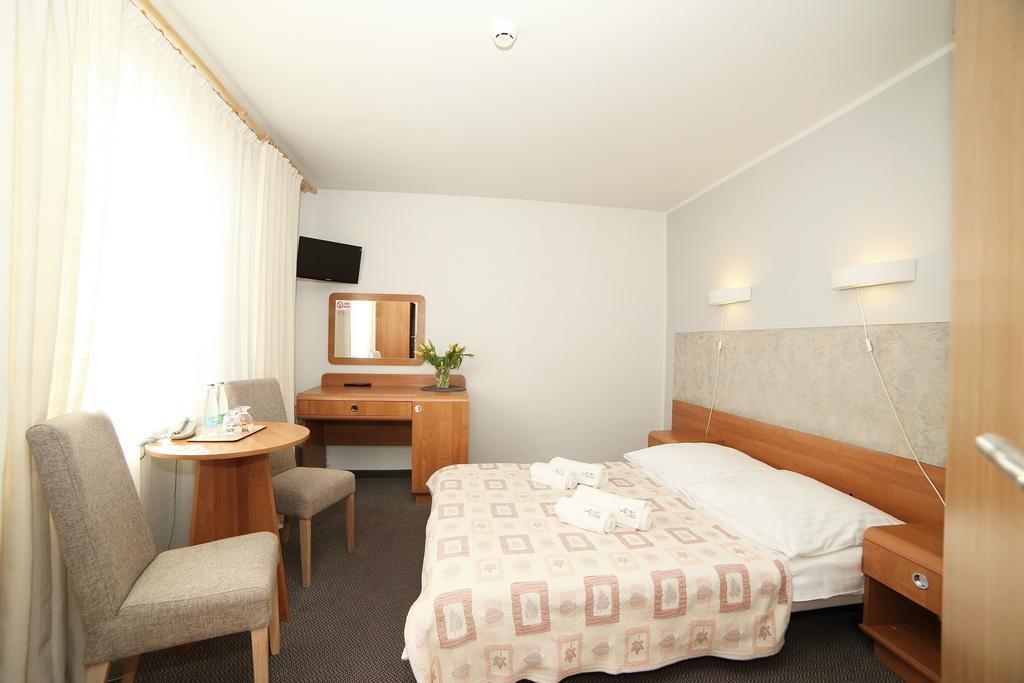 Hotel I Restauracja Abis Bystrzyca Kłodzka Buitenkant foto